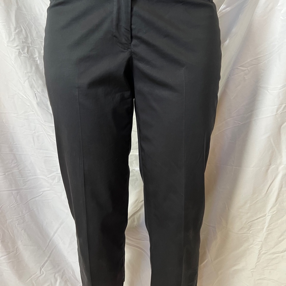 Black Talbot's Capri slacks. Size 2P